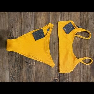 Skatie Salty Blonde swim set.